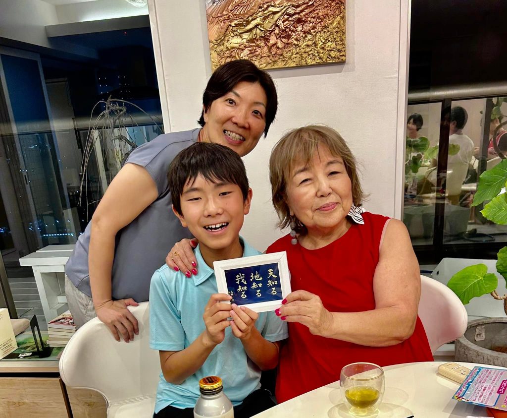 最年少参加者の小学6年生の熊谷くんとお母さん、そして高橋恵さん