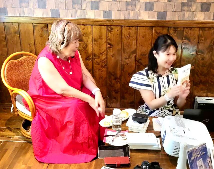 高橋恵さんとDONでお茶会主催の永瀬直子さん