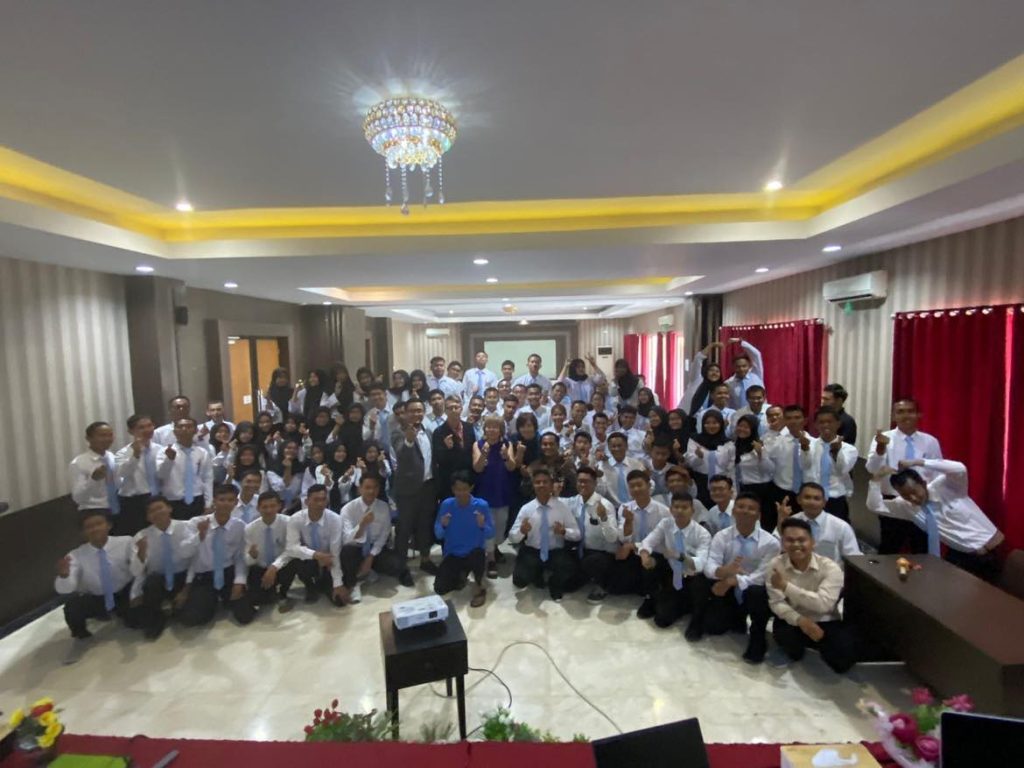 インドネシアにて高橋恵幸縁会が日本語学校FUJIWARAにて開催