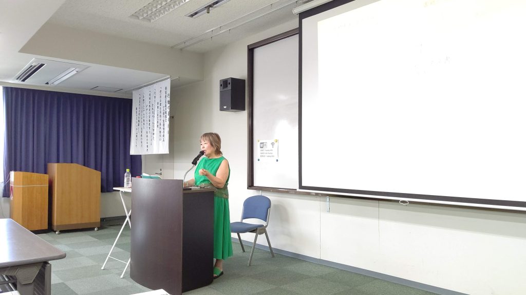 百年人生笑って過ごす生き方の知恵「天知る 地知る 我する」高橋恵幸縁会　IN　札幌　講演中の様子