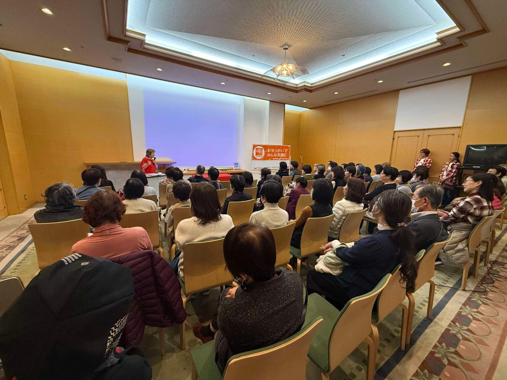 頼まれごとは迷わず引き受ける【愛あるおせっかいのルール】　高橋恵講演会の様子