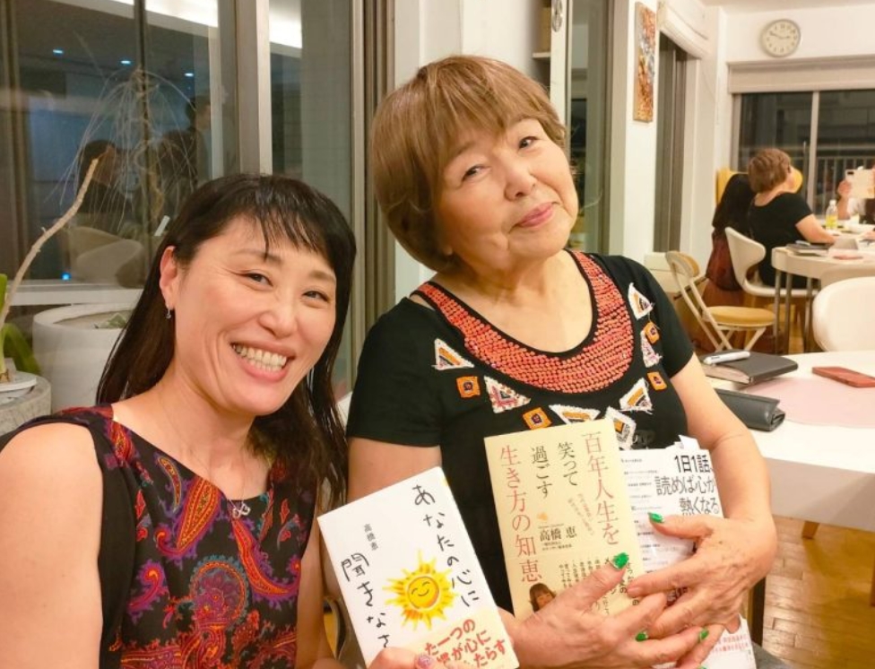 遠くの肉親も血の繋がっていない隣のおばあちゃんも家族:羽鳥愛さんの作品